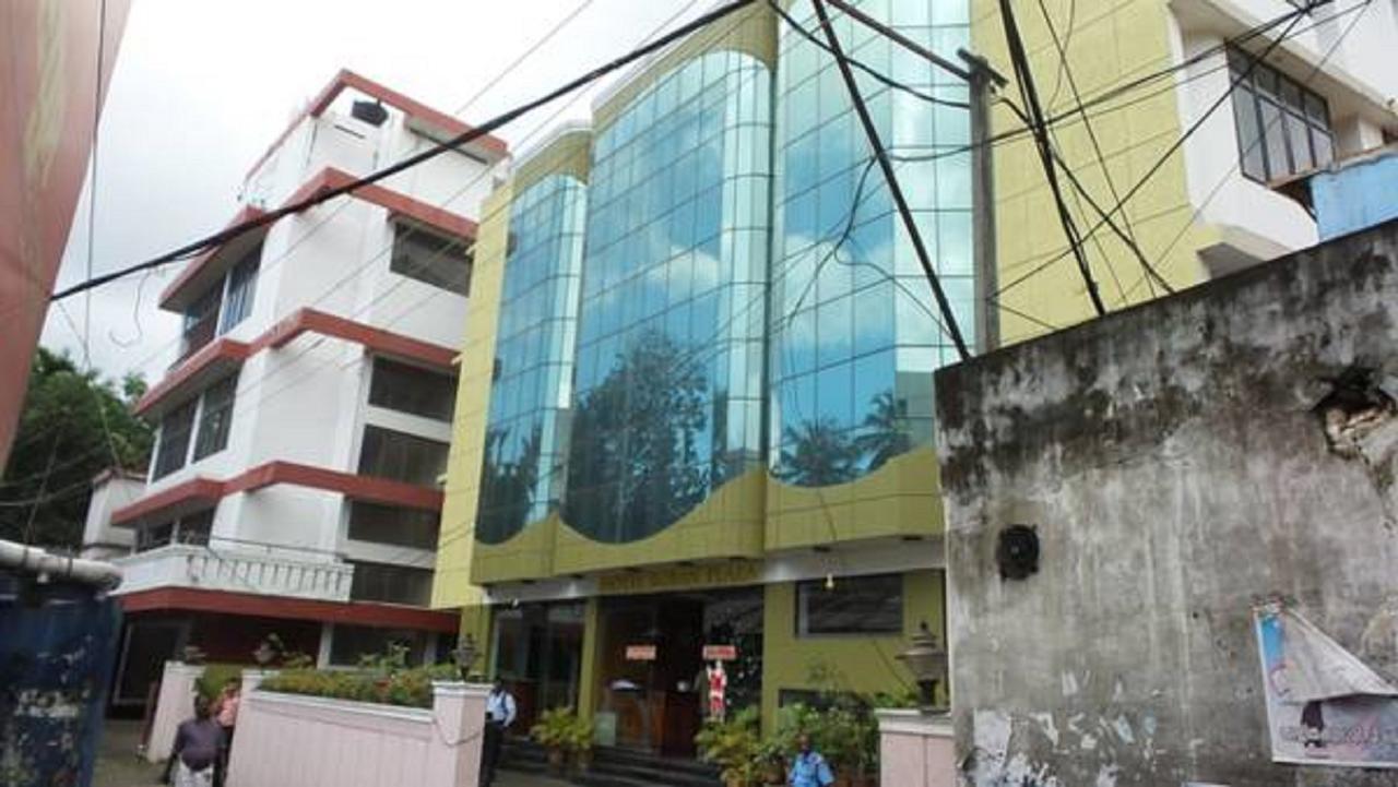 Hotel Boban Plaza Thiruvananthapuram Eksteriør billede